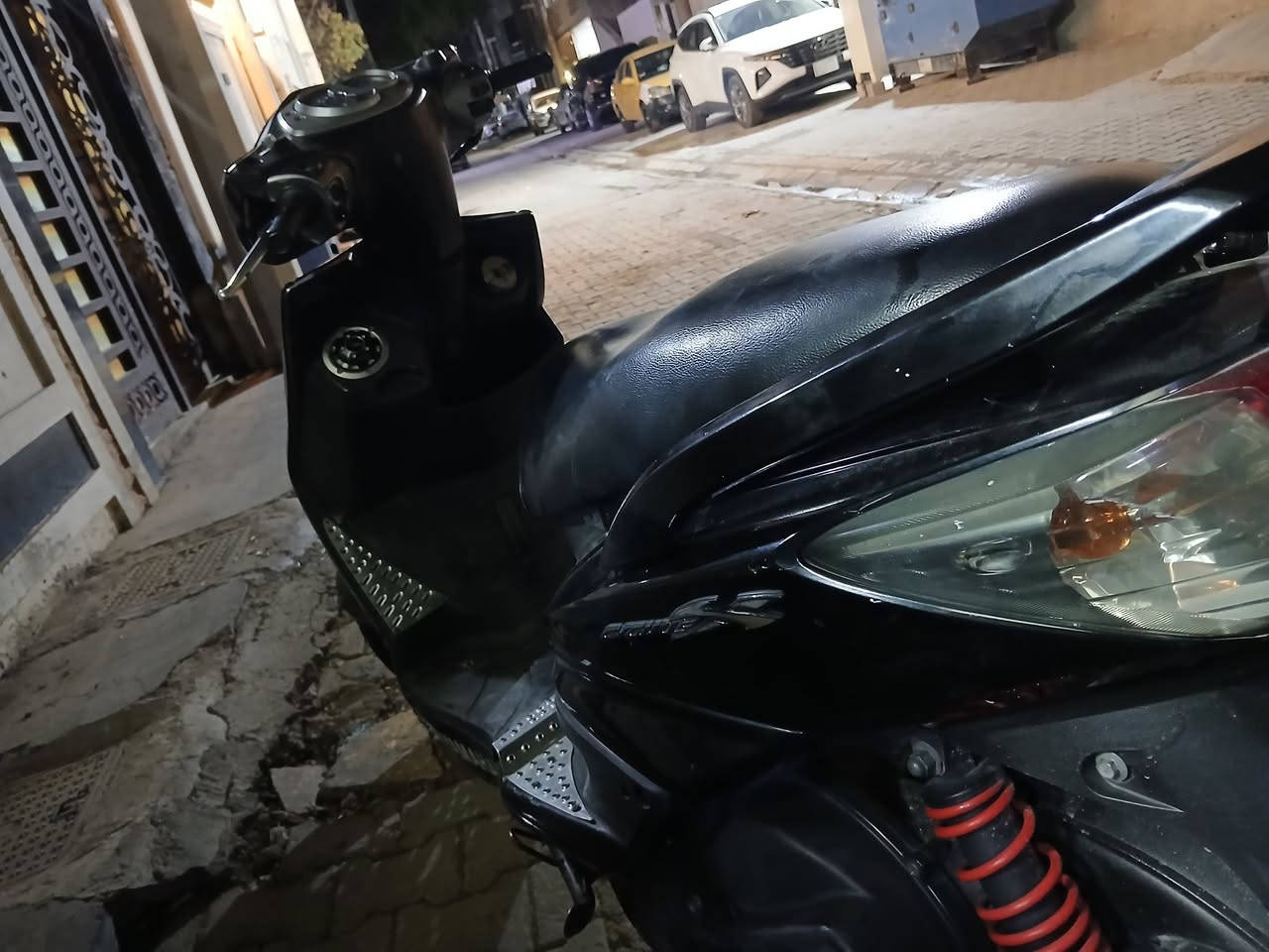 للبيع سكنس كابريتر
دراجه نضيفه مكينه ناعمه شلعه
كفرات نضيفه ومكفوله من كلشي
السعر ٨٠٠ الف
العنوان ساحه عدن
***********
