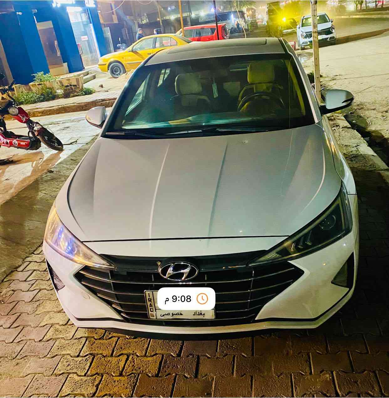 السلام عليكم
بيع مستعجل السعر 154
السياره كفاله من صبغ و تبديل بيها فقط باردات بسيطه جداً
ماشيه 83
كير مكينه كفاله 
مابيها اي نقص دينار مذب عليها
مكاني بغداد 
***********
