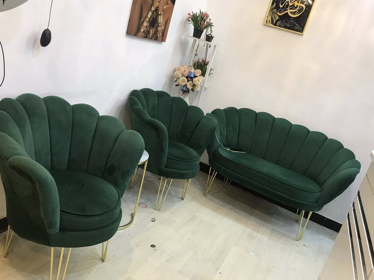 غراض صالون للبيع اي استفسار ع الرقم *********** بي واتس غير متواجدين ع فيس مكلف بالنشر
