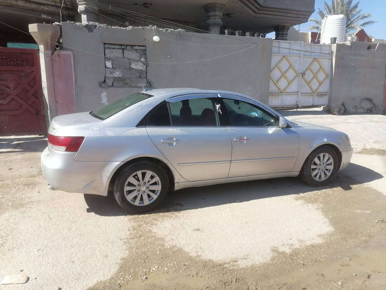 السلام عليكم سوناتا للبيع موديل 2006 وارد أمريكي ضررها جاملغ الأمامي بدون دواخل محرك 6 سلندر تبريد ثلج رقم بغداد تحويل مباشر محرك لاتنقيص ولا تبخير كهربائيات كلها سياره جارده حداديه خير من الله تخم تاير جديد شاشه ايباد سياره جاهزه وخير من الله مكاني بابل اتصال على الرقم *********** السعر 77 وبيها مجال قليل

