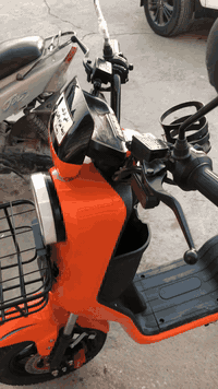 دراجه شحن r9 
للبيع 
دراجه جديده استعمال كلش قليل حته منطلع بيها 
بطاريات ٥ 
بيها نظام r ترجع بك 
4 سرع 
بلوتوث 
موديل ٢٠٢٥ 
تشغيل عن بعد بيها بصمات عدد ٢ وسويجات ٢ 
السعر
450 مكانها الاعظميه 
*********** 
يتوفر واتساب ايضا
