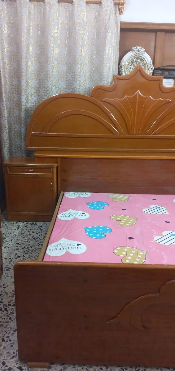 جربايه نفرين صاج تزكام مستعمله الصوميه طول مترين عرض متر و75 سم السعر 225 وبيه مجال العنوان بغداد حي الإعلام سوق اميمه  حي الشباب نهايته الشارع فرع ماركت فريش موبايل عراقنا وتساب بي 
*********** 
***********
يوجد توصيل غير مجاني داخل بغداد فقط
