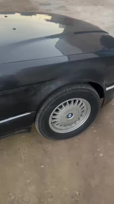 سلام عليكم بيئم 735اصل سنويه وبليته موديل 1987رقم بغداد انكليزي باسمي تريد تحويل تريد وكالهسنوية ل27 تبريد شغال فتحه شغاله كير حاويه تخم تاير 5ويل كب كهربائيات شغاله 
مكينه بيها بخار+اكسل بيه ونه ب80 فقط
السعر 40 بدون عمله قفل قفل قفل
للاستفسار ***********
