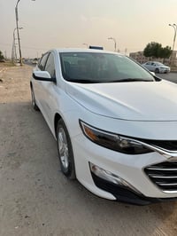 ماليبو 2024 سياره حديده مابيه اي نقص حادث قبق جنطه و جاملغ الخلفي نص ب...