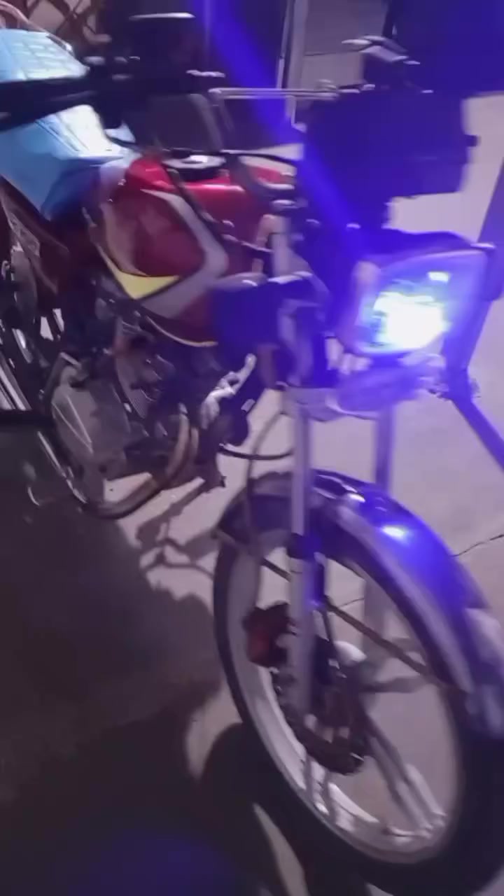 سلام عليكم ايراني 5كير 2023 الدراجه مكينه مامفتوحه ابد كهربائيات شغاله نكره سلف شوكت متجي بيها تانكي جديد ضفيره جديده هورن سيدان تأيرات جدد زنجيل جديد بكره جديد الدراجه كامله كبل لشارع ب550 وبيها مجال حك الجيه ***********واتس
