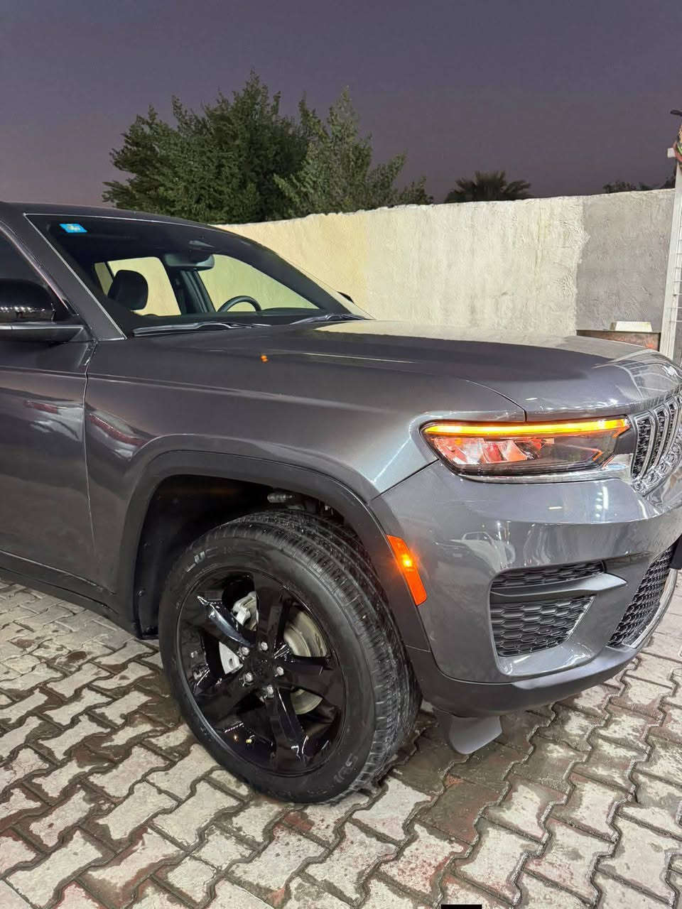 السلام عليكم ورحمه الله وبركاته
جيب كراند شيروكي لاريدو 5راكب 

 2024 

مرقم بغداد الدولي /تحويل ثاني يوم 

2024 Jeep Grand Cherokee, Laredo  1C4RJHAG7RC244951

هذا رقم الشاصي لليحب يطلع صورها وبلااضافه كل صورها مذكوره بلمنشور  صور الحادث والحالي

واي شي غير حادث امريكا ماابيها فقط جاملغ ربع نهائي والباب من جوه الكتابات اتعمرن نفسهن ونصبغن  عداهن مكفوله كفاله سياره جديده  جدا 

العداد  / 13 الف اخت زيرو وعلا وضع الشركه 

محرك 3600 

مواصفات!!!!

فتحه سقف

 رادار امامي وجانبي

نقاط العمياء 

صندوق كهرباء 

كشنات تدفئه 

هيتر ستيرن

تشغيل عن بعد 

اوتواستوب

حساسات 

4*4

شحن لاسلكي 

شفتات ستيرن 

بصمه ابواب وتشغيل 

لد امامي خلفي 

بجم زنون بلادي 

شاشه كبيره تدعم كل معلومات السياره مع كامره  خلفيه

كشنات امامي كهرباء 

تبريد مناخي منفصل 

فول تحكم ستيرن 

باقي المواصفات معروفه 

----------------------

 كل عدتها وياها سبير الطوارئ مع جك  مع ارضياتها البلاديات من امريكا ربل

-------------------------

صيانه كامله 

دهن مع فلاتر كله اصلي 

-------------------------

كفاله عامه لغد وشاصي  كير مكينه حداديه   تخم تاير مع ويل بلاك ادشن

-------------------

اخوان كل تفاصيلها وصورها مذكروه الي تفيده اني حاظر ومااقصر وياه انشاء الله 

والي متفيده ربي يرزقه بلااحسن منها 

مكاني بغداد/الرصافه

الاستفسار/***********
