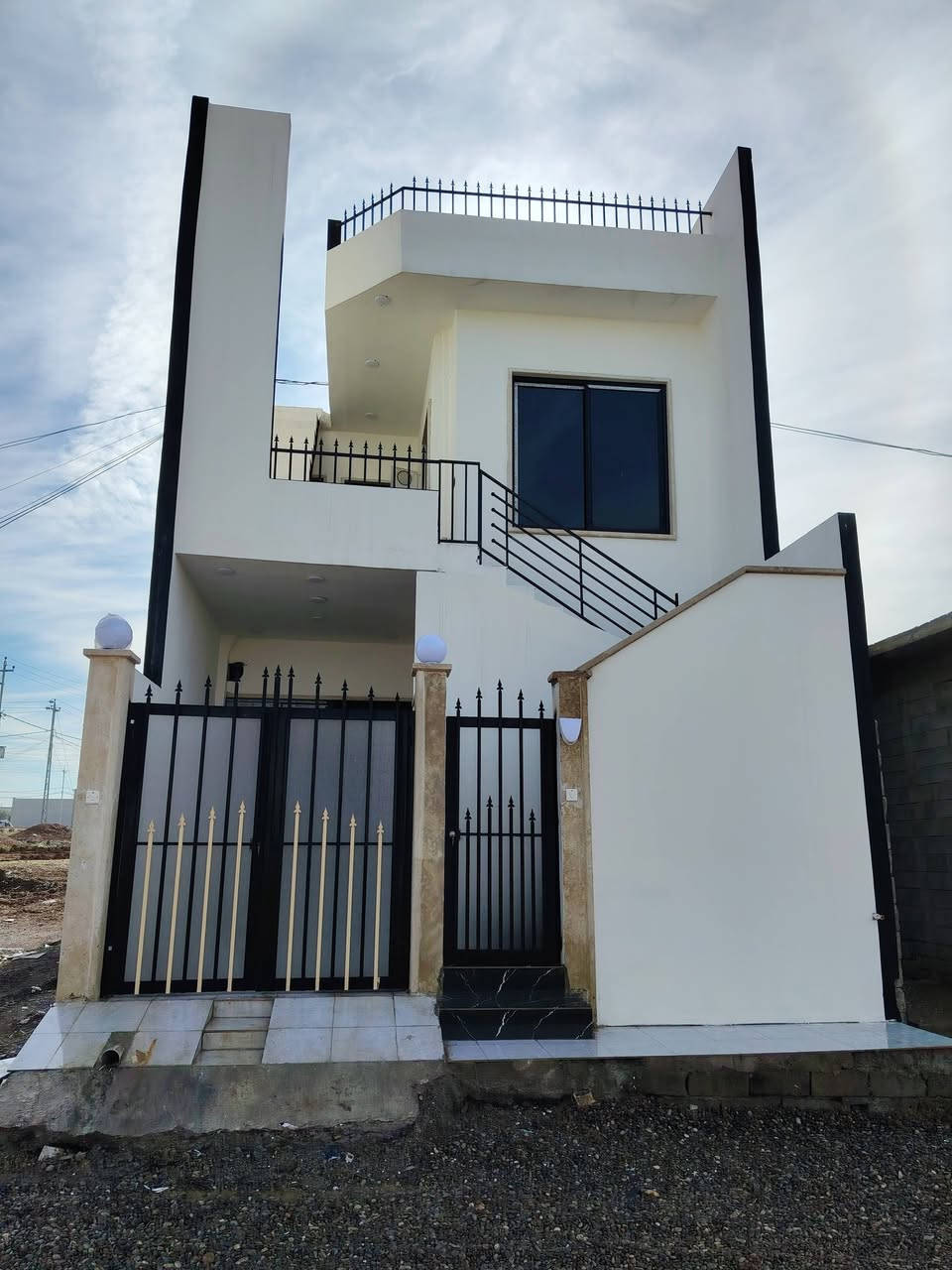 الدار للبيع التعليم العلي جمعيه غرفت تجاره (الطبق الولال معزول عن طبق الثاني) البيت جاهز تسليم فوري
المساحه 120متر وجهة6

السعر 98 بي مجال شي بصيط

بقي التفصيل نطصل عل هذا الرقم

*********** وتساب مفتوح
