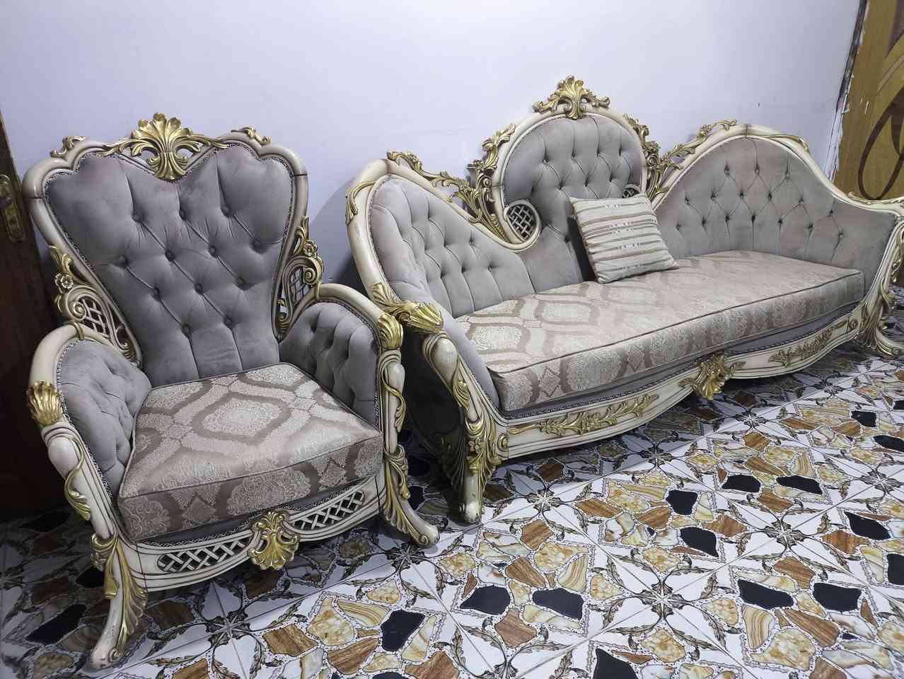 تخم ملكي كواتي مكان بغداد الكمالية عشر مقاعد سعر 750وبي مجال ***********
