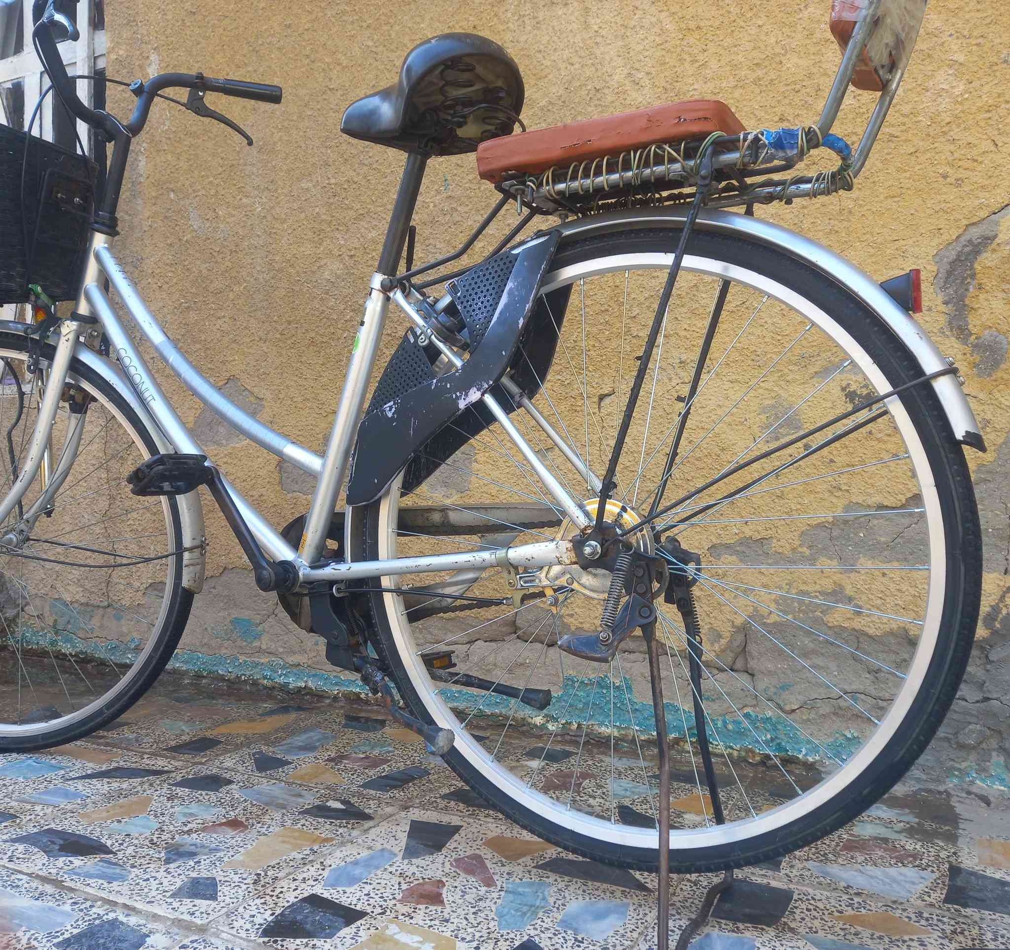 السلام عليكم عندي  بايسكل  حجم ٢٧ مكاني كماليه شارع لاصفر شارع لاصفر سعر ٨٠ قفل


**إذا كنت صاحب هذا الإعلان وتريد حذفه لأي سبب، رجاءا أرسل رسالة إلى الدعم الفني**