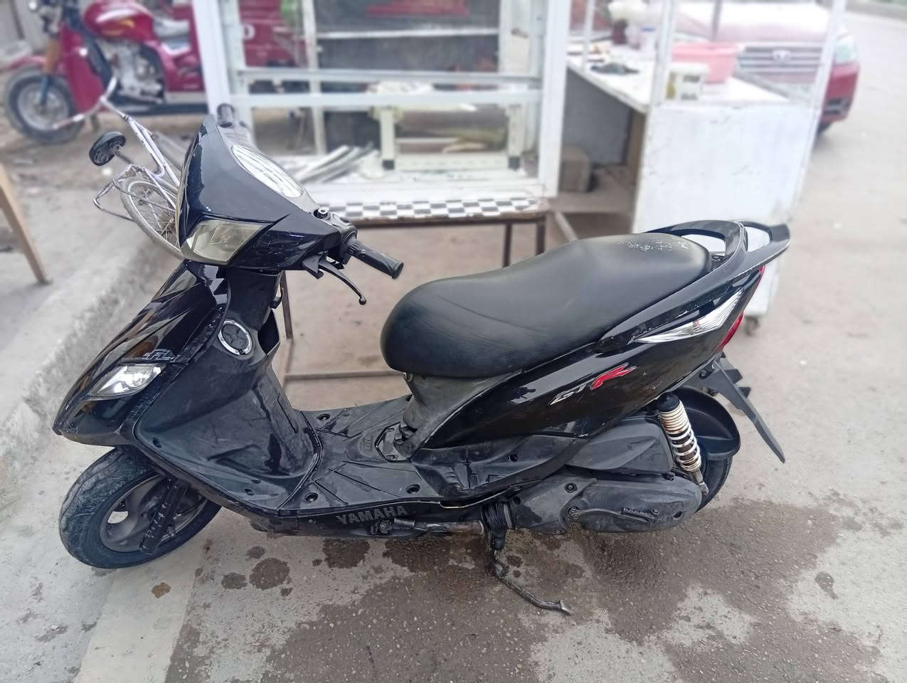 دراجه ثعلب للبيع صارله تلث اشهر نازله من الرمبه ختم واحد دراجه نوزل ام الهندر بلادي المكان بغداد للاستفسار ***********
