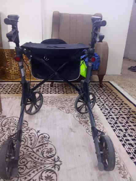 السلام عليكم عربانه مشايه لكبار السن السعر 100 وبيه مجال الرقم ***********
