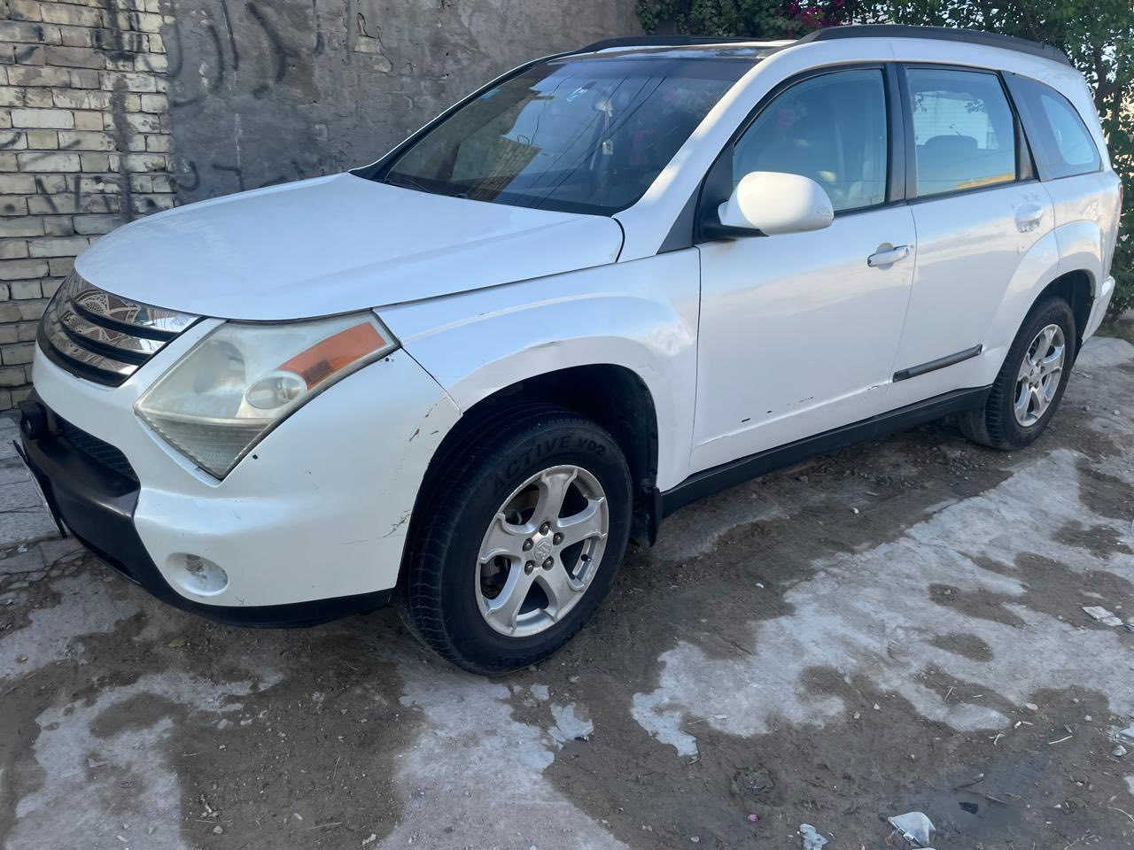 سازوكي xl7
موديل 2008
باسمي رقم انكليزي
محرك جديد شديته قيل ثلاث اشهر
نقصها فقط التبريد بعدني مكملة 
66 اوبيها مجال بسيط

***********
