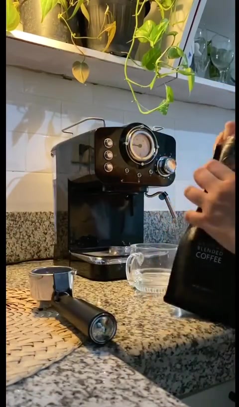 زيلان لون هافوايت مميز
Zilan ZLN2992 - Espresso Maker
١٥ بار
مستعمل نضيف
ملحقاتها
بورتافلتر + باسكت دبل شوت + ملعقة سوداء
يحق للزبون الفحص قبل الدفع


**إذا كنت صاحب هذا الإعلان وتريد حذفه لأي سبب، رجاءا أرسل رسالة إلى الدعم الفني**