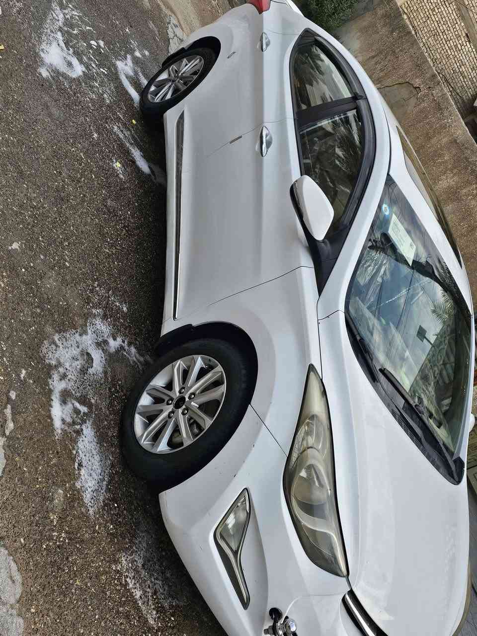 سلام عليكم النتره لبيع المديل 2014 السياره خير من الله فول واحد عده البصمه المري شفط تحكمات ستيرن المحرك 2000 دوش العنوان بغداد زعفرنيه شارع الكهرباء هاذا الرقم الهاتف ***********
