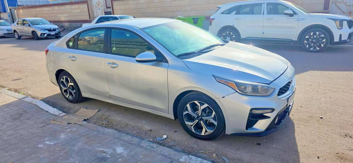 فورتي مديل 2022وارد امريكي 3قطع صبغ حجم المحرك 2000دوش مكينه وكير وحداديه وتبريد كفاله 

جاهزه من كلشي سعر 120وبيها مجال قليل 

عنوان بصره كوت الحجاج 

***********
