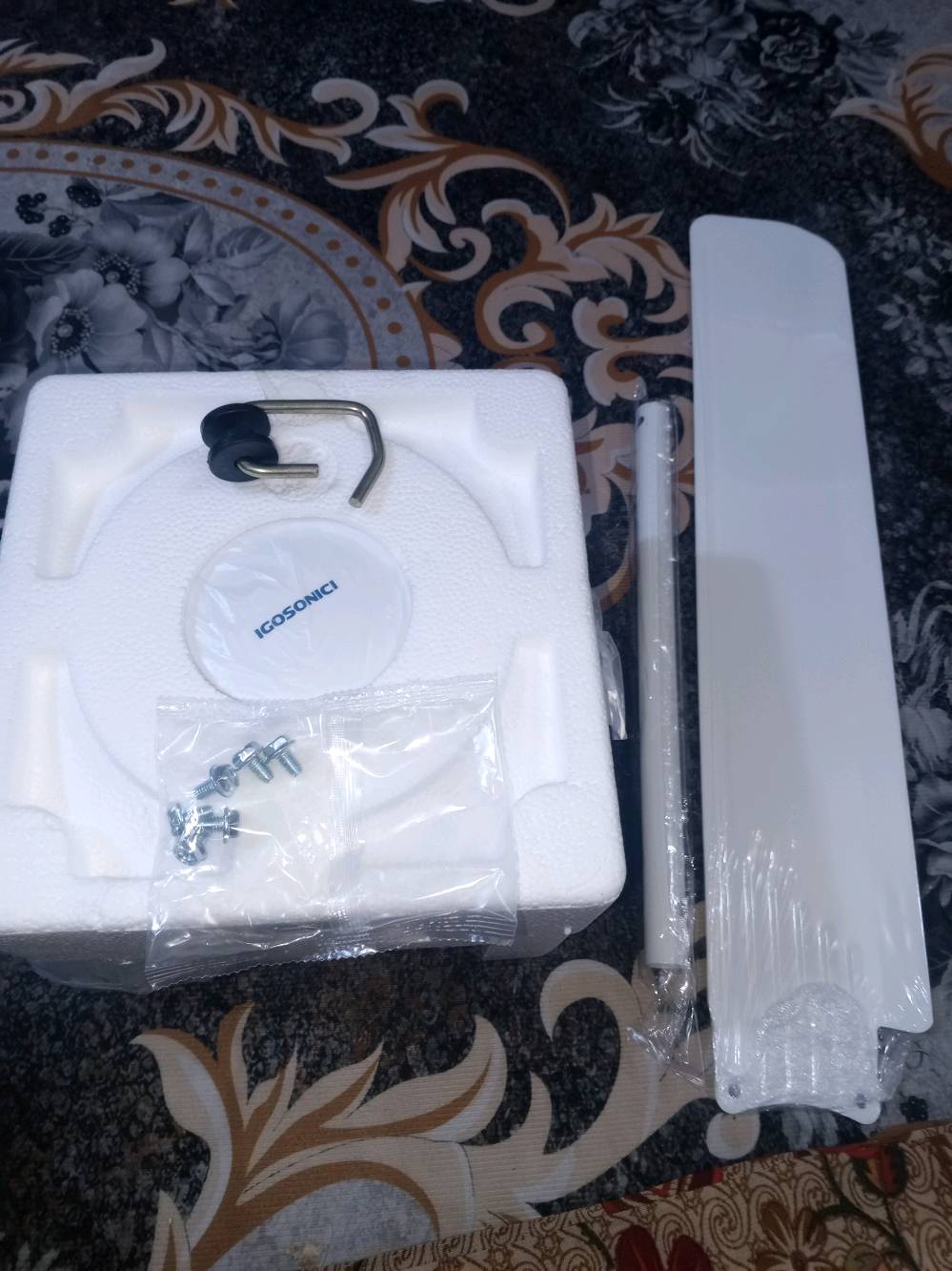 السلام عليكم بنكه  للبيع جديده ممستخدمه ادوات كامله ادوات  ريش عدد3 + نقطه كهرباء + قبق بنكه + جنكال + البراغي + البوري الشيال بسعر مناسب العنوان ديالى بعقوبه التحرير 