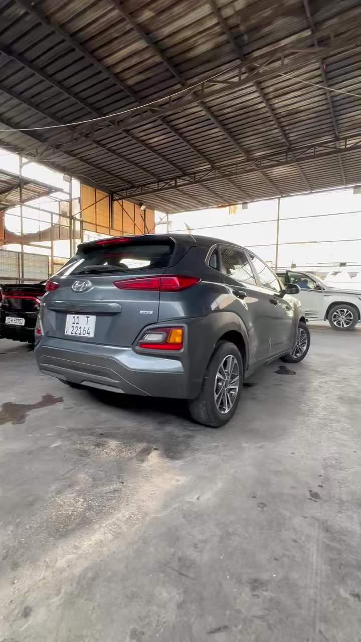 ‏سلام عليكم سيارة كونا للبيع موديل 2018 محرك أربعة سلندر 2000 دوش السيارة ماشية 99,000 السيارة أنا أبيع حزام صبغ المكينة كفالة والقير ما مفتوح السيارة تعمل بنزين + غاز ￼ سعر السيارة 110$ مكان السيارة بغداد رقم التواصل *********** متوفر WhatsApp واتصال ￼
