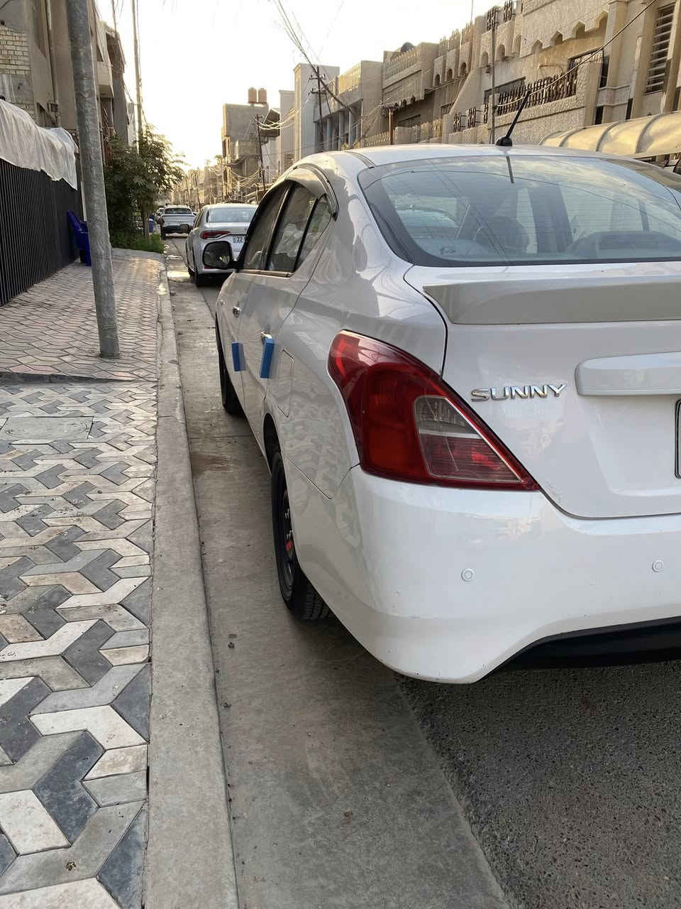 سني هندي موديل 2020
مكفوله كير مكينه 
بدون صبغ بيها بارد شي كلش  بسيط
تخم تايرات 
ياتري جديد 
سعر 115 
العنوان حي العدل شارع القاده
***********
