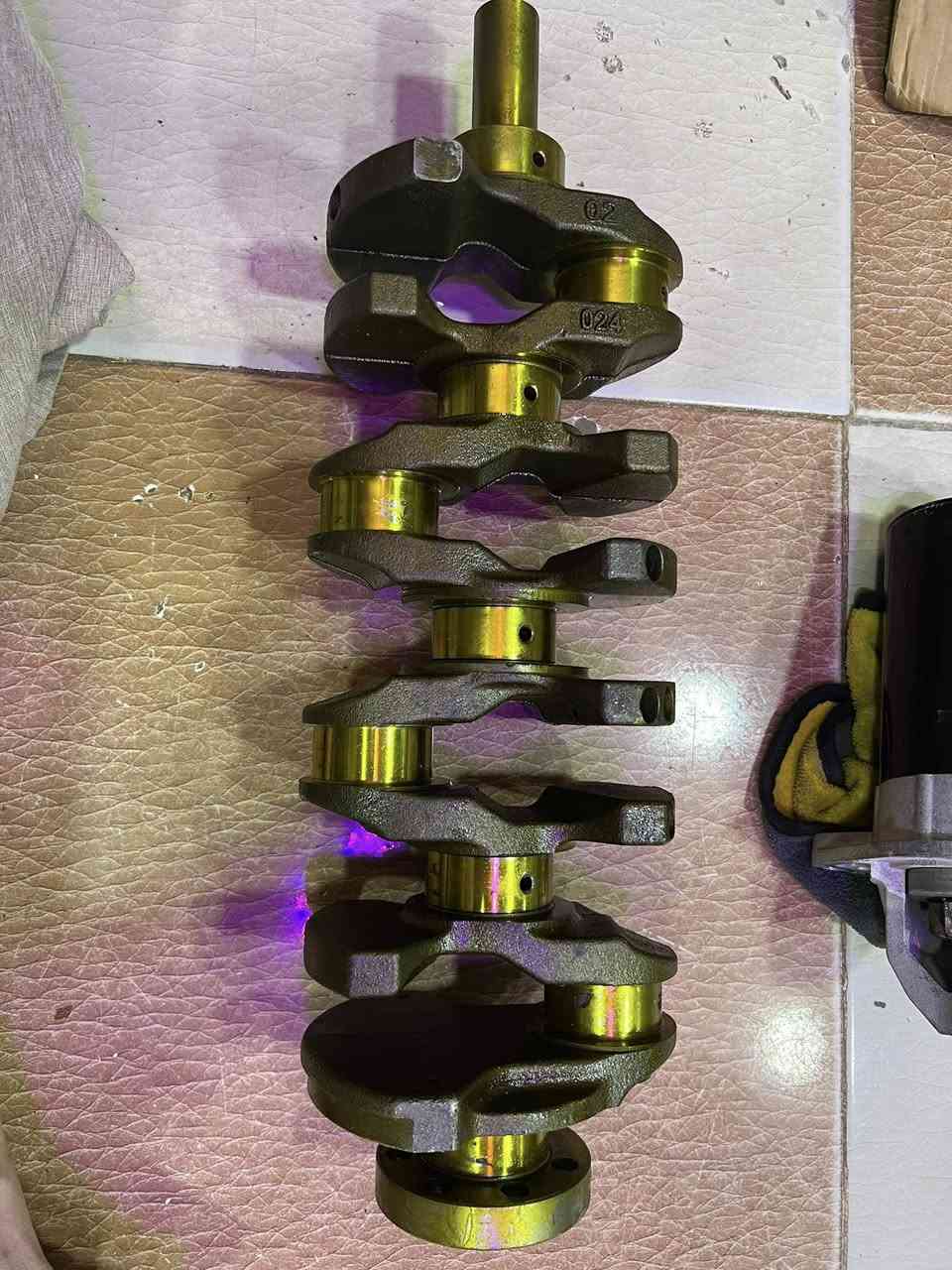 كرنك سوناتا توسان كيا اوبتما 2400  اربعة سلندر 
قطعة بالباكيت ما مستخدم  الي تفيده يتواصل وياي وانه بخدمته ان شاءالله يتوفر توصيل كل المحافظات 
***********
