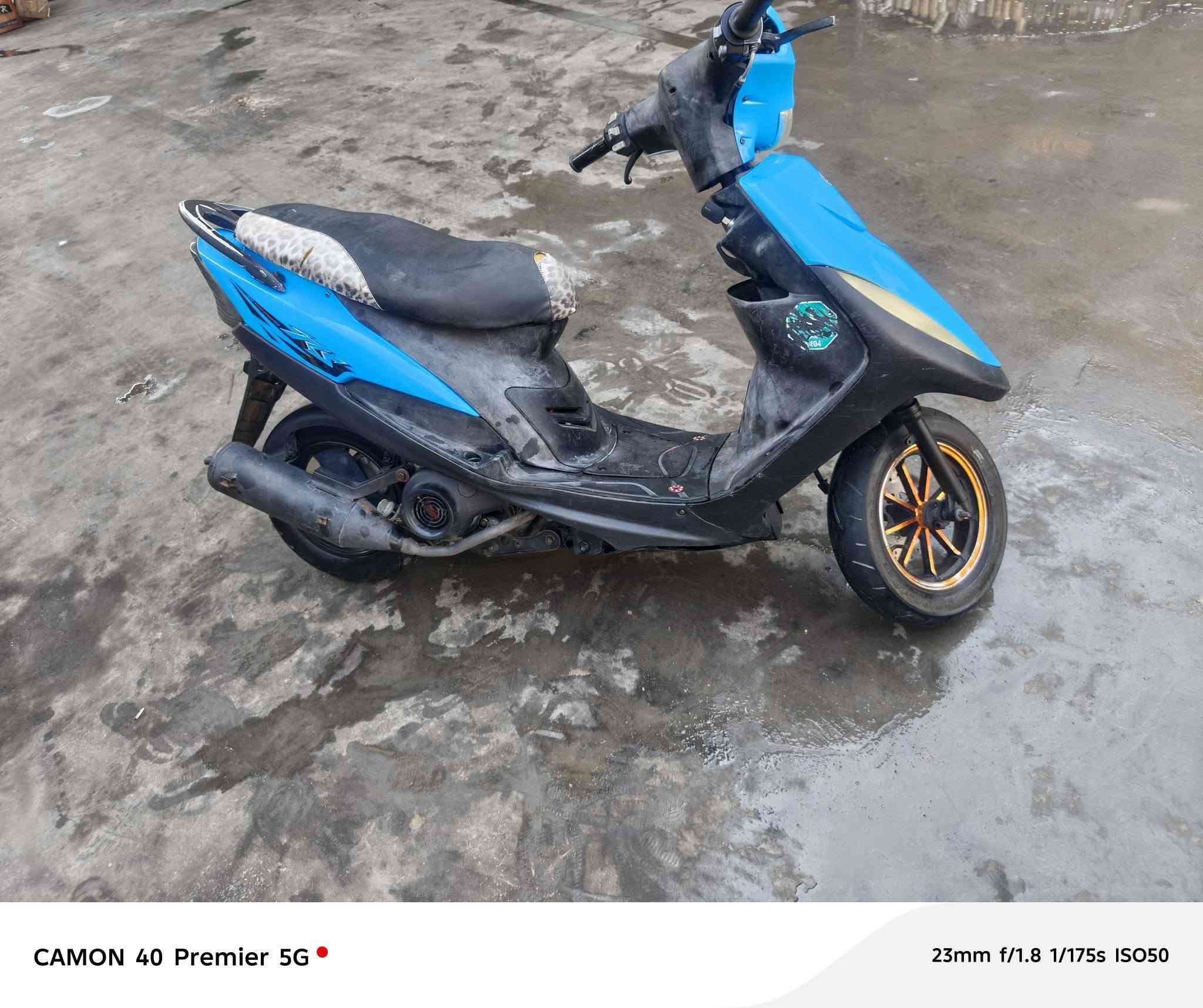 سلام وعليكم
ماكس عدله الدراجه نضيفه بوشه بلادي 
 مفتوحه شوكت ما تجي نكره سلف مكاني البياع 
***********
