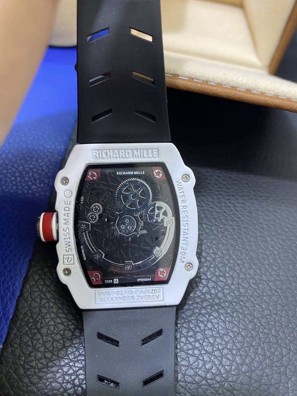 ريتشالد ميل سلم فتنس لمينوس بالكامل طلاء ثابت ختومات بلضهر وبلسير تجي مع كافه الملحقات الاصليه علاكه وعلبه السعر 70 مع التوصيل
***********
