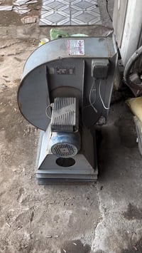 غراض مطعم للبيع شوايه مزدوجه نضيفه السعر ٦٠٠ وبيه مجال ماطور ساحبه كبي...