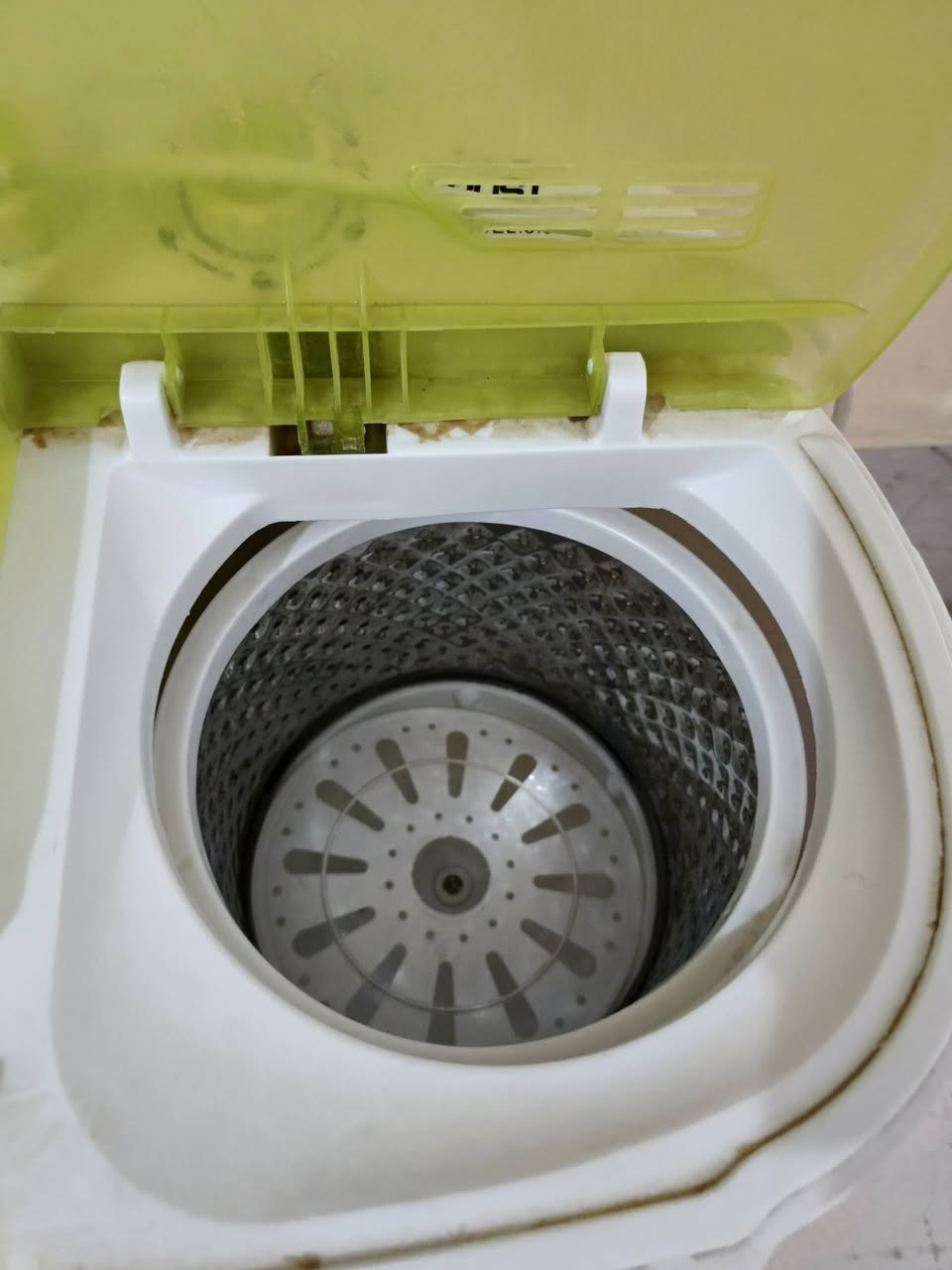 غسالة اطفال نظيفه جدا سعر 55 الاتصال 
***********
