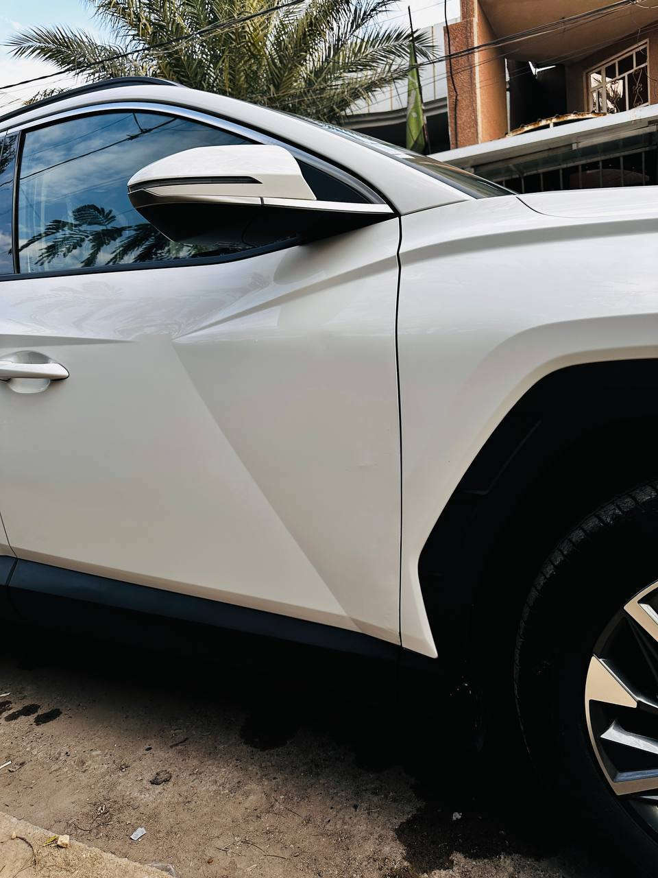 توسان موديل 2022 خليجي
السلام عليكم السيارة خليجية مكينة 2000 ماشية 34 الف مكفولة كفالة مواصفاتها 
تبريد قطعتين 
لايتات زينون 
بلك لايت لد 
مانع انزلاق 
اوتو هولد 
شاشة كبيرة 
كار بلي 
تحكمات ستيرن 
اشاير بالمري 
مري شفط 
اشاير ترحيب 
وبعد بيها مواصفاات  
للاستفسار *********** 
ومتواجد ع الواتساب
