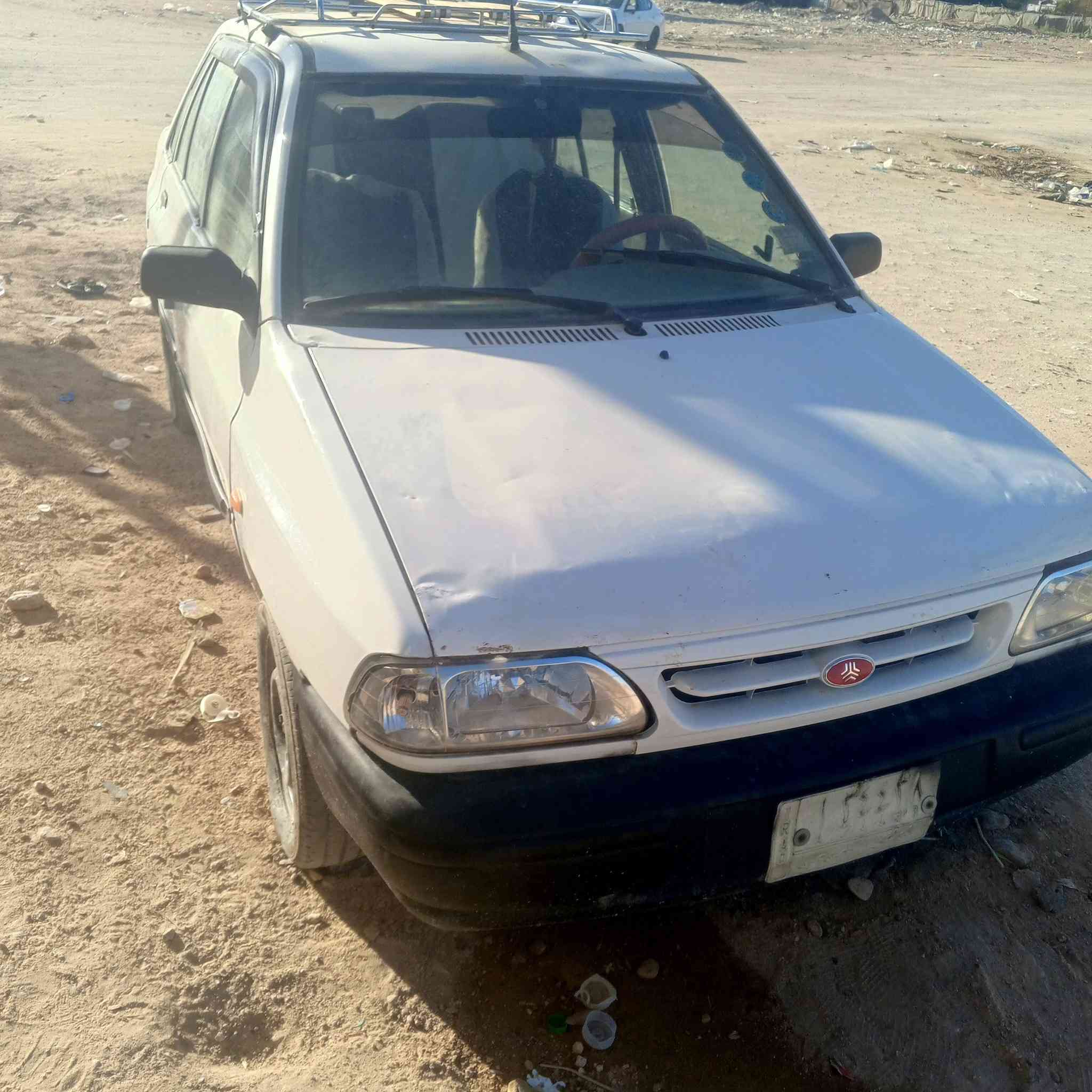 سلام عليكم سايبه 2014
 رمقمه ذي قار مشروع وطني 
سياره جاهزه كهرباياتهه كله شغاله 
السياره نضيفه  بس مكينته بيه خيط بخار 
السعر 20 السكن النجف والرقم ***********
