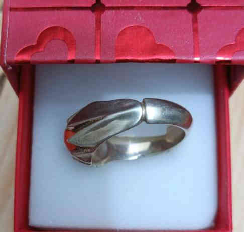 مرجان تونسي طبيعي صياغة وحجر قديم سعر القطعة ٣٠ ألف دينار....تصفية .... تواصل خاص واتساب ***********
