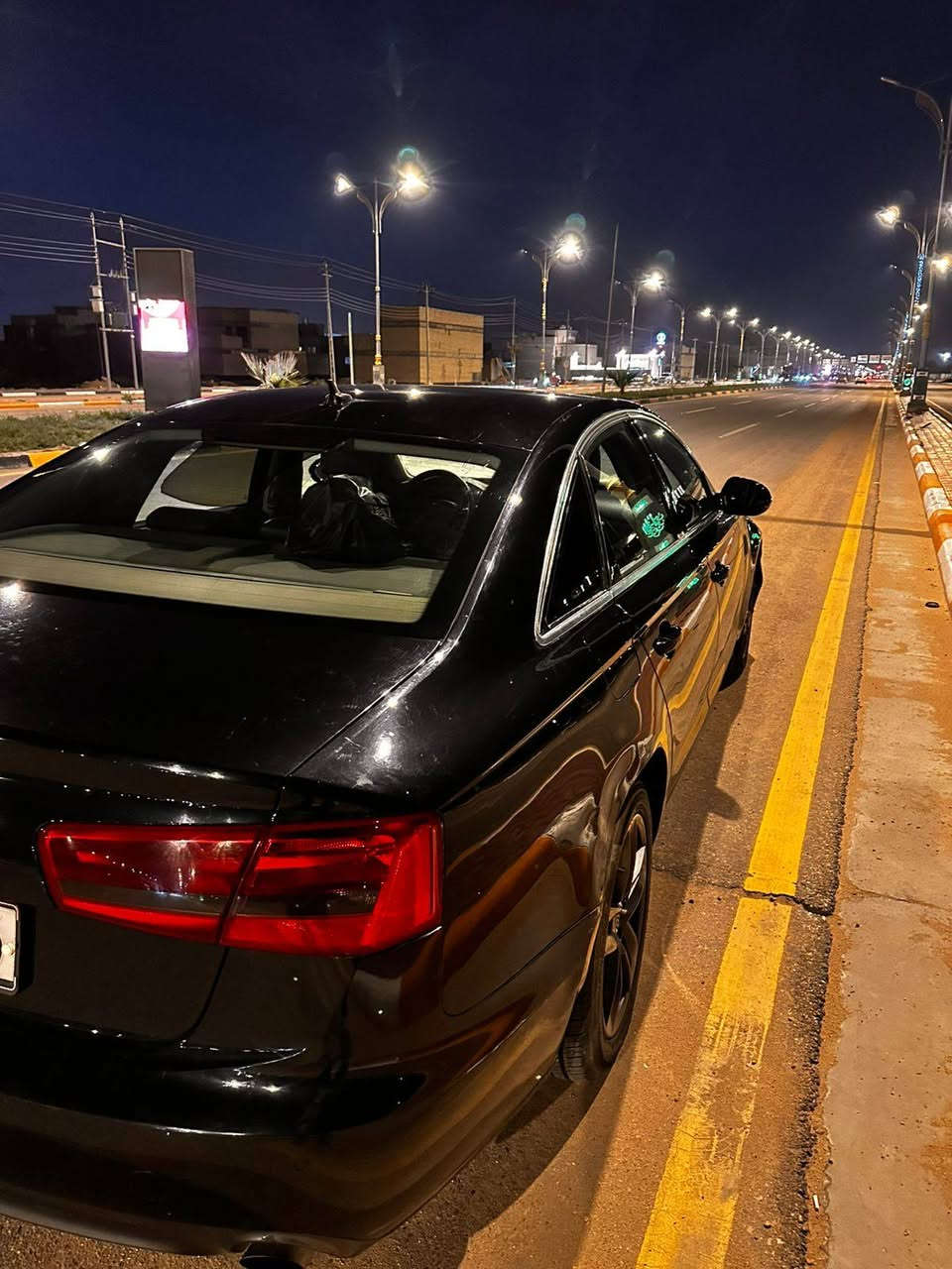 A6
مكلف بالنشر 
اودي مديل ٢٠١٢
خليجي حادث بالعراق جاملغ فقط 
وطخه بسيطه مامصلحه بالجاملغ الخلفي 
محرك  تيربو 
نقصها فقط ظفيره مال محرك
السعر 70$  مكان السيارة كربلاء.. تفاصيل أكثر الاتصال على الرقم ***********
