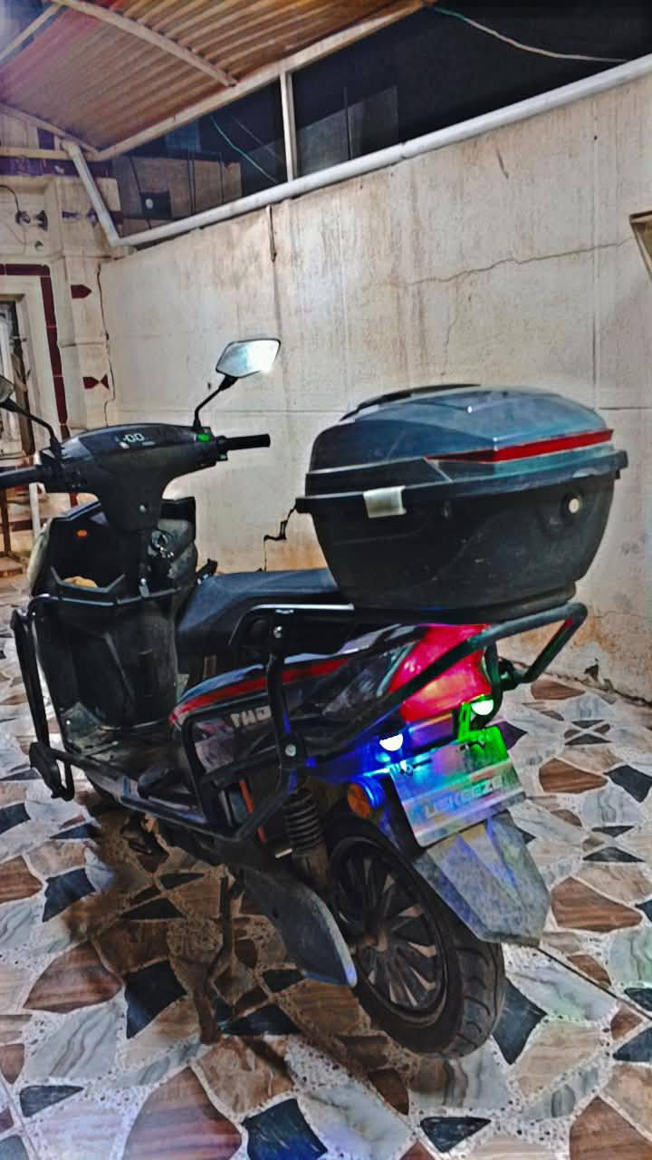 سلام عليكم دراجة شحن للبيع مستعمل قليل 4 سرع درع ويه جادر دبل سماعة بلوتوث السعر 750 وبي مجال قليل رقم الهاتف *********** المكان الرمادي حي الضباط
