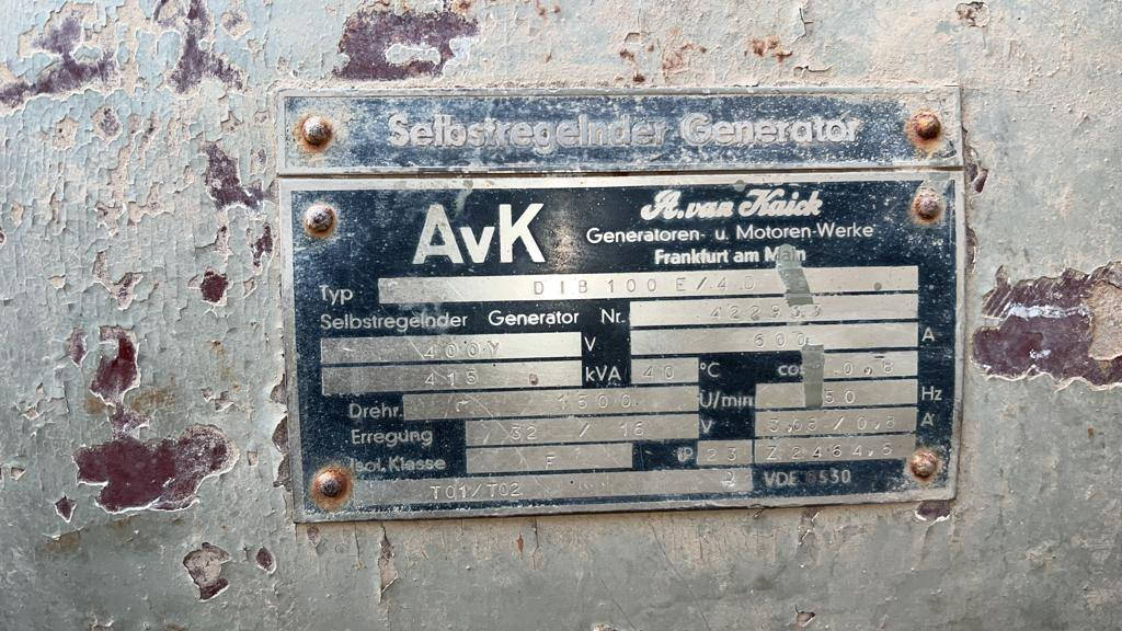 م.و.م.   التقى Maschinenwerk Mannheim بمحرك سفينة مرسيدس موتور في ألمانيا.  6 سلندر 415 kvA وات 1660 أمبير. مشتغل ٥٠ ساعه فقط
اي تفاصيل انتصل بل رقم ***********
