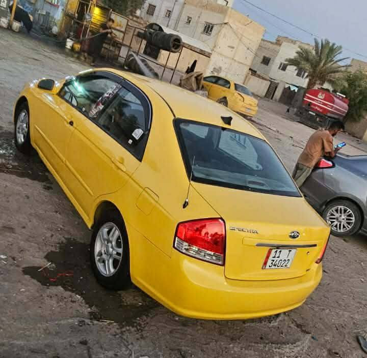 سلام عليكم كيا سبكتره موديل 2008 للبيع رقم بغداد انكليزي تحويل ثاني يوم رقم جديد هزه جديده سنويه جديده سياره مصفرة هيئة وغرامه مكينه 200 مكينه وكير وحداديه وتبريد كهربائيات تخم تاير  مكفولات سياره بيها جاملغ امامي الباقي كفاله سياره جاهزه كل نقص مابيها السعر 73 وبيها مجال حاك الجيه رقم الهاتف *********** مكاني كربلاء اخوان مكلف بالنشر
