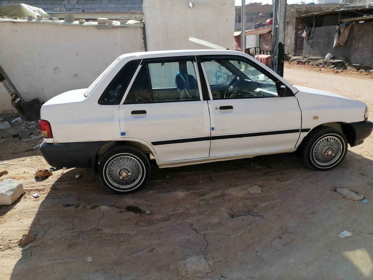 سايبه مديل ١١ للبيع او مراوس رقم قادسيه سياره كلشي مابيهه بس المكينه بيهه تنقيص *********** مداور ثاني يوم سعر ٣٠ وبيهه مجال
