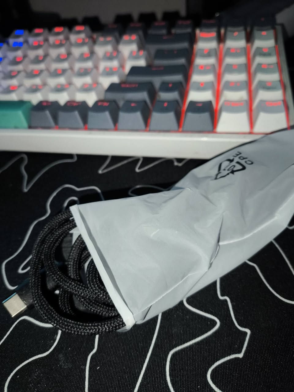 السلام عليكم
ماوس للبيع: 
نوع: attack shark r2🖱️
موصفات:
8k hz 
DPI:42,000
ملاحظة: ماوس استخدام 4 أيام حرفييا حالتة جديد 
السعر :105 وبي مجال💵


**إذا كنت صاحب هذا الإعلان وتريد حذفه لأي سبب، رجاءا أرسل رسالة إلى الدعم الفني**