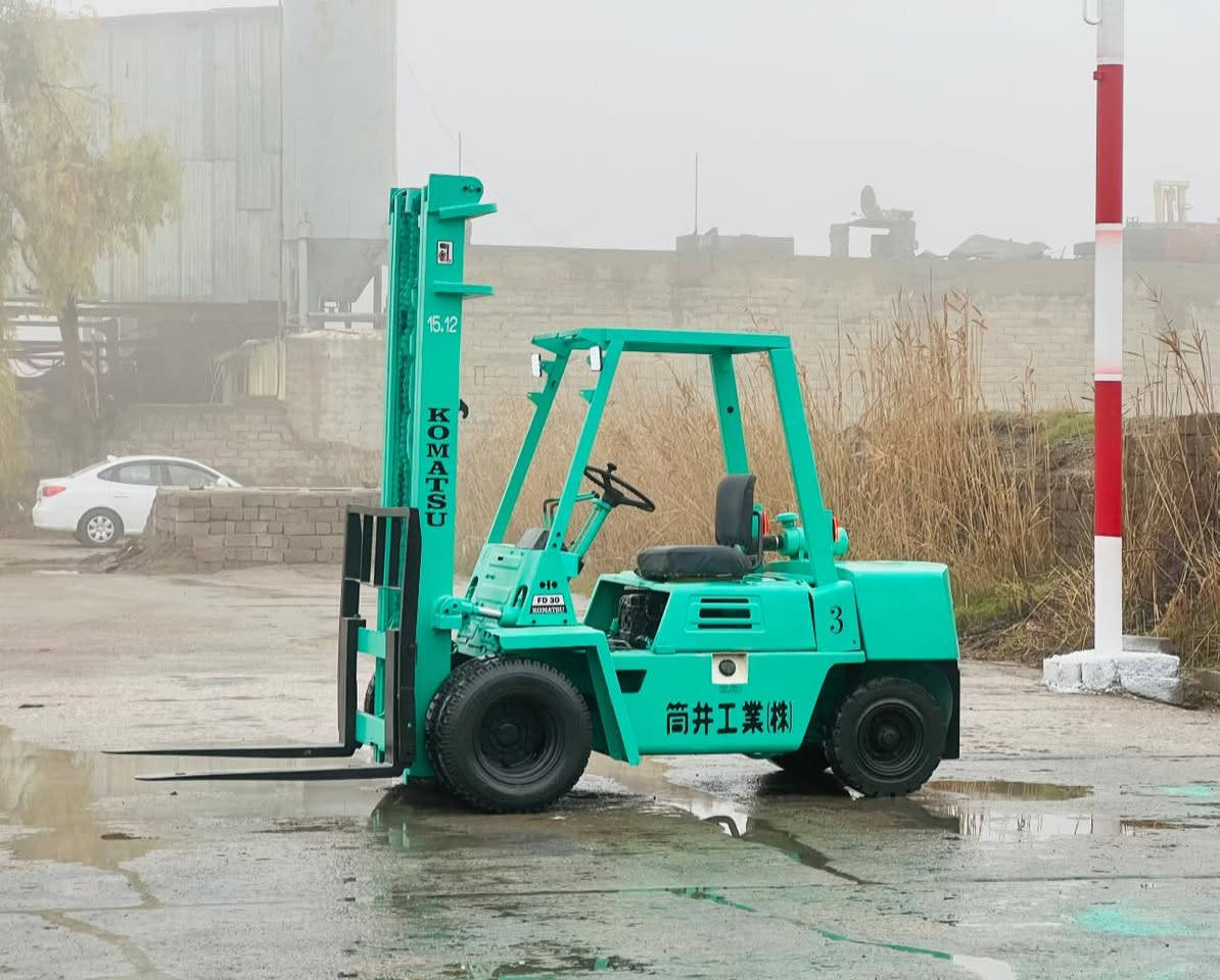 للبيع رافعة شوكية 
كوماتسو 3 طن جوب عالي حركتين 
كير محرك رفع بشرط كهربائيات كامل 
سعر 38 ورقة او بي مجال 
للاستفسار اتصال ***********  📞
