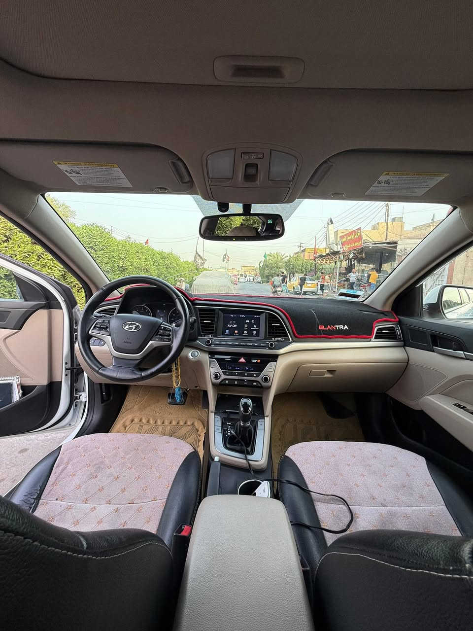 السلام عليكم النترا فول مواصفات موديل 2018 حادثها موجود بلصور فقط صبغ مسطره الرقم جديه بدون اي نقص 
ماشيه 105 رقم الدولي الجديد الصور قبل الترقيم مكانها مدينة الصدر السعر 134  مكينة كير على وضع الشركة 
***********
