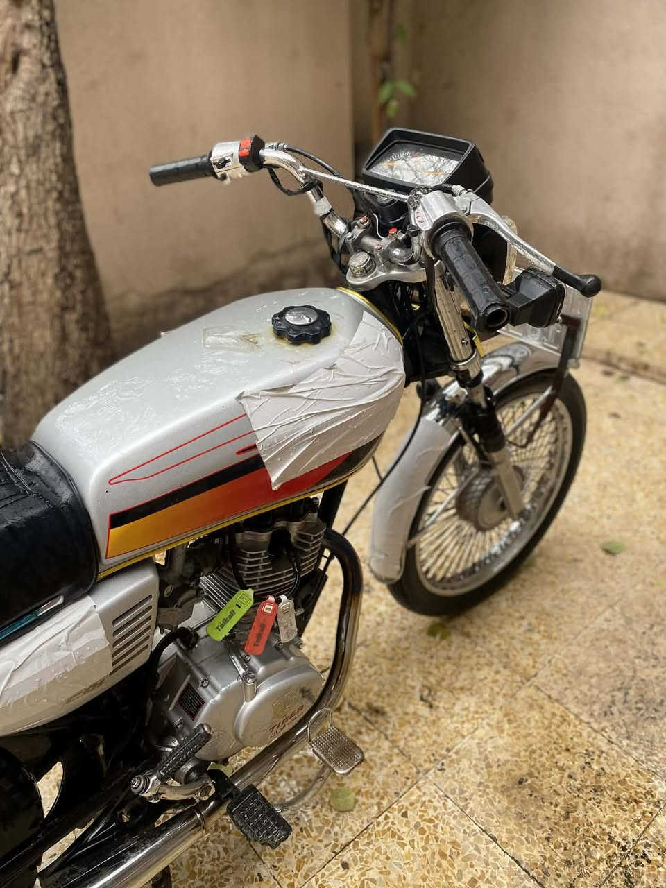 مأطور مرقم لبيع موديل 19 السعر مليون وخمسميه وبي مجال***********       
***********
