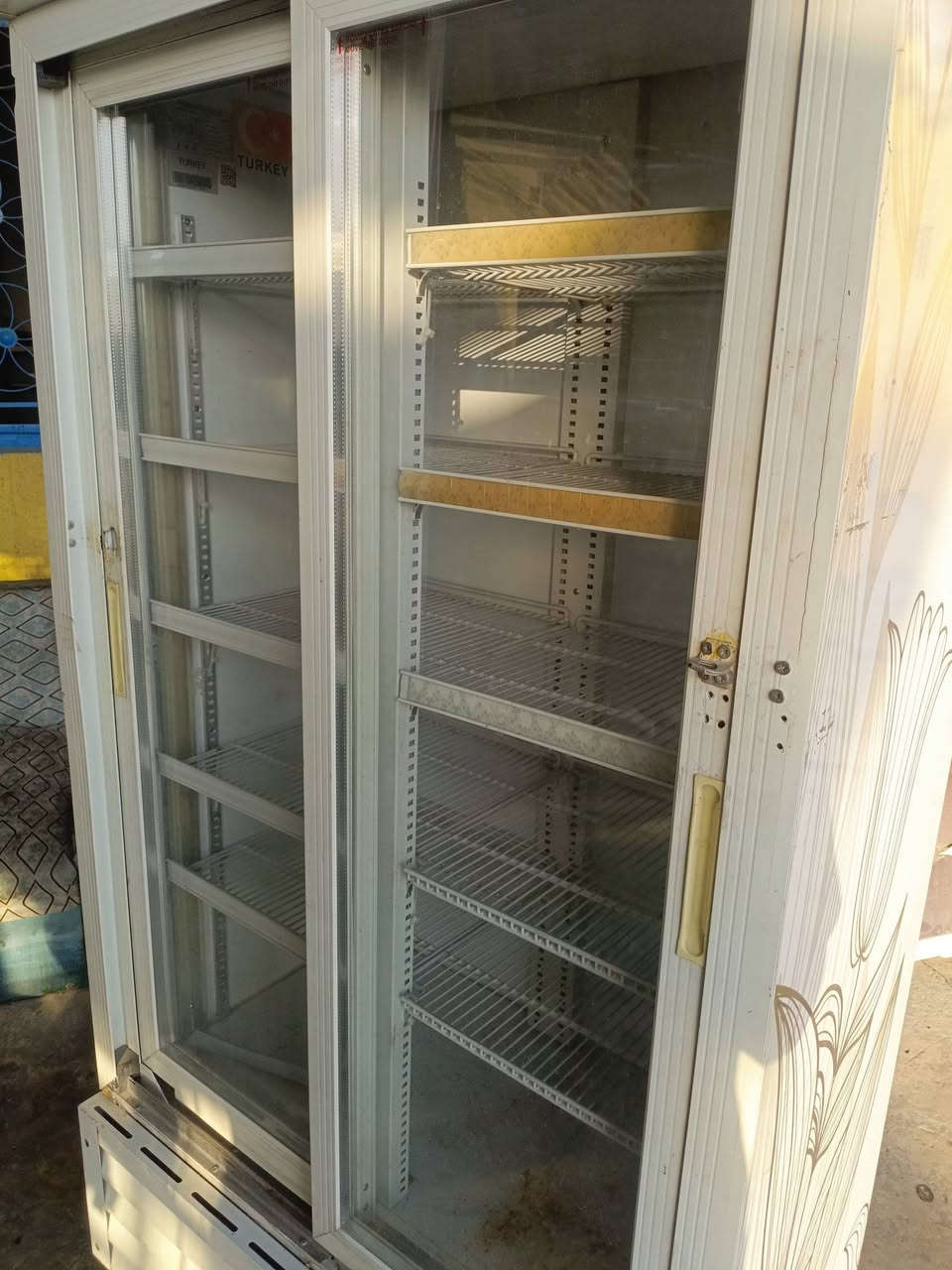 السلام عليكم عارضه بابين جديده فول شغاله السعر 700وبيه مجال الاستفسار خاص او رقم ***********
