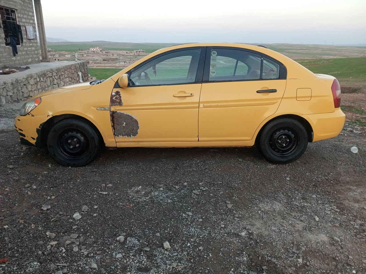 السلام عليكم 
للبيع او معارض بخصوصي أو فكترا 
اكسنت دبدون كوري موديل 2008 رقم ديالى مشروع وطني شرعي بل موصل كابون بانزين ماستر بيها مكينه 16 تبريد  تدفئه شرط جامات كهرب طخم جديد تايرات جدد بيها طخه خفيفه بل دوسه جشهت السايق ومبدل جاملغ بدون دواخل *********** سعر 83
