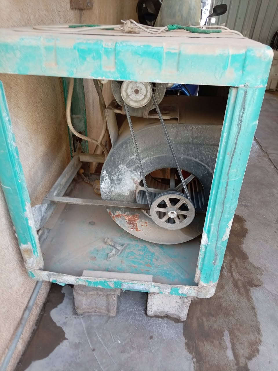 سلام عليكم من رخصت مدير كروب
ثلاث مبردات شغالات تجي شوفهن بعينك خالهن بل محل تشتغل الزهور قرب اسواق مراعي ***********

