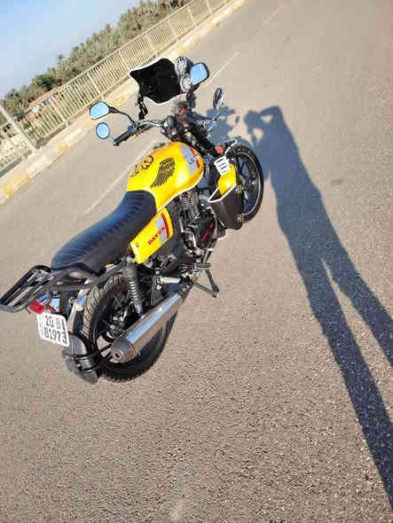 سلام عليكم 
للبيع دراجه دايوان لايتي  موديل 23 مرقمه ديالي 
مزوده سماعات لدات 
نضيفه ماشيه 8527 يعني بعده زيرو 
تايرات جدد دسكات جدد 
سنويه بسمي تحويل ثاني يوم 
مكاني بغداد 
*********** واتساب
