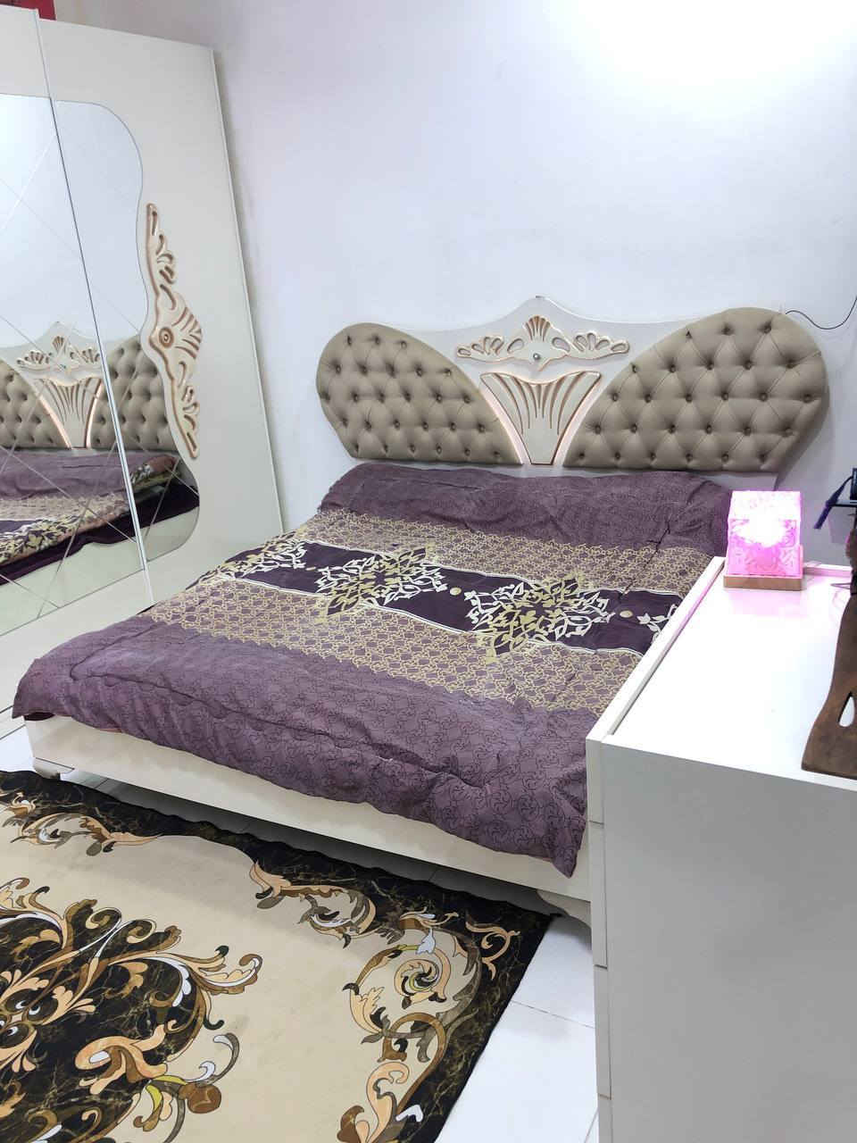 السلام عليكم
"غرفه للبيع نظيفه وقويه وحجمها كبير السعر 665 وبيها مجال *********** العنوان بغداد
