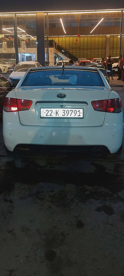 سيراتو 2013 فول مواصفات محرك ما مفتوح وضع شركةبها صبغ مثل ما موضح بالصورة وبها تكات حالوب السعر 115 والسيارة جاهزة وبدون اي نقص 
الاتصال والاستفسار ***********
