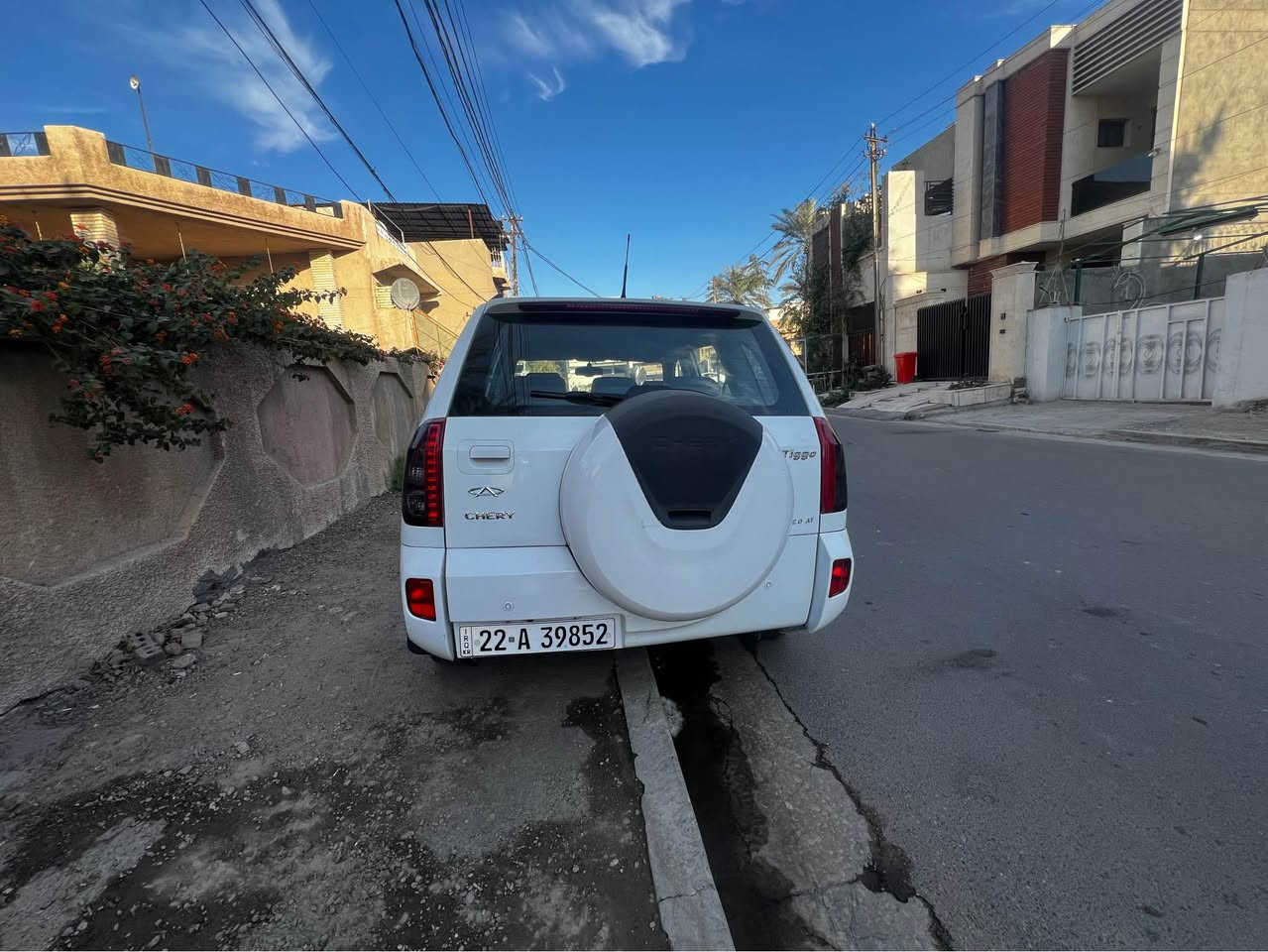 السلام عليكم 

تيكو 2014 رقم اربيل لون ابيض ماشيه 150 
صدر جديد باتري جديد تخم تايرات جديد 
سياره. جاهزه ماتصرف عليها دينار  حادث جاملخ  ايمن مصبوغ  
كير ميكانيك 
الاستفسار  ***********
موقعي حي الجامعه بغداد, العراق
