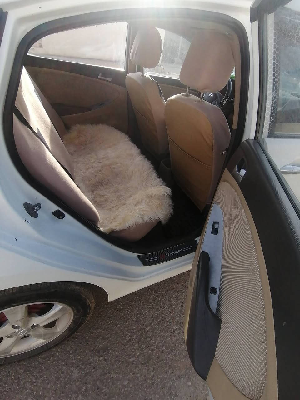 اكسنت ٢٠١٣ خليجي كفاله محرك كير والكشر عدا الي بالسونار قطعتين صبغ سياره جديدة شاشه كامره حساس خلفي ويل كب تخم تاير جديد تبريد تدفأ صدر كله جديد رقم انكليزي وهزه جديده والسنويه لل ٢٩ السعر ١٠٠ أي شده وبيها مجال  حك جيتك وعزوبيتك *********** مكانها ديالى بعقوبه
