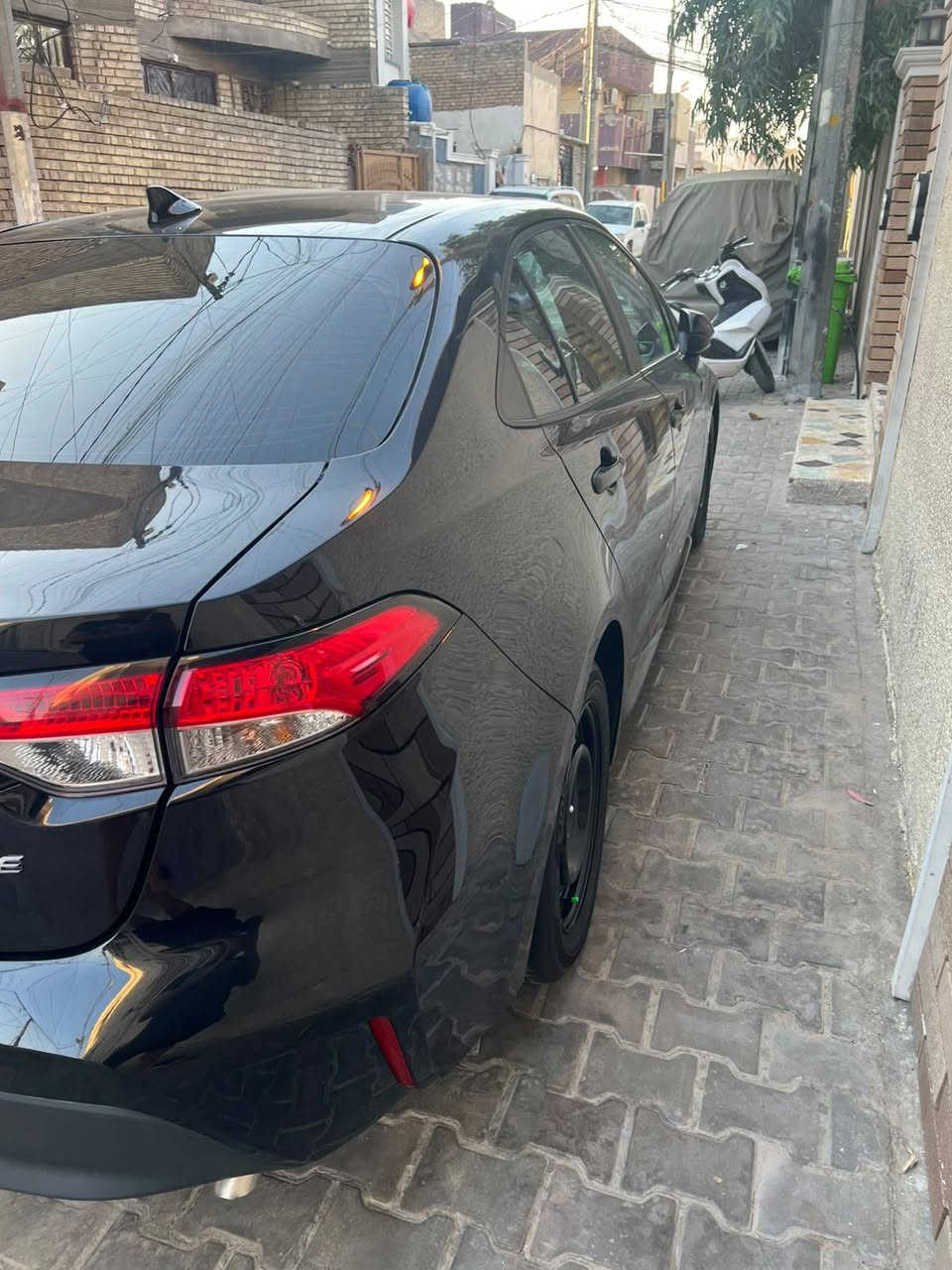 كورلا 2024  سياره جدا نضيفه رقم بغداد بااسمي بدون صبغ أو تبديل أو شواصي للبيع أو المراوس وارد أمريكي بانزين فقط محرك 2000 سياره بدون صبغ أو ضرر حادثها من الأسفل فقط الكيس متضرر وهنا صار عندي طخه صغير بالباب ومنزل صورتها للطخه وبعدها عل وضعها وصور الحادث ورقم شاصي بالمنشور ماشيه 10 آلاف فقط شبه زيرو بعدها بريحة الوكالة 
كأنما هسه طالعه من شركه واحنا إلي كصيناها من أمريكا 
مواصفات LE  المعروفه وسياره برغي مابيها نقص مكاني بغداد الكرخ للاستفسار ***********  السعر 150 بغداد, العراق
