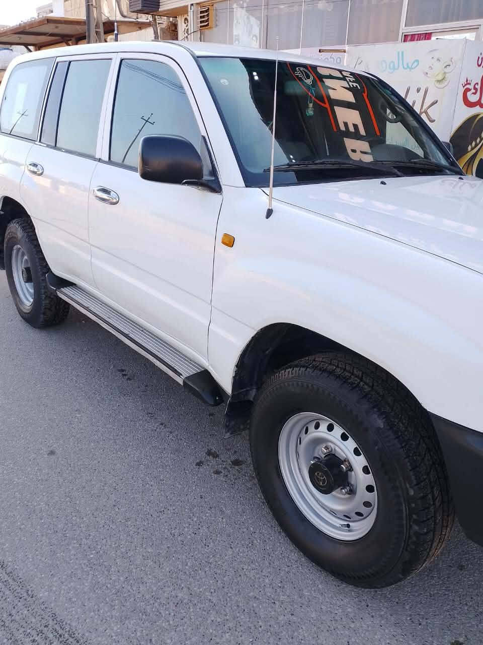 السلام عليكم مونيكا موديل 2000 بيه قطعتين صبغ بدون دوخل سونار موجود بانزين بيه منضومه غاز 80لتر كير عادي فور ويل شغال بسمي *********** وتساب تبريد تدفه المكان نجف ١٣٢ وبيه مجال بصيط تخم تايرات قبل شهر بدلتهن حداديه كل نقص ما بيه اراوس
