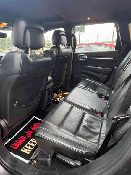 جيب ١٩ لمتدد فول ١/١ ظرر جدا بسيط جاملغ وبنيد بدون دواخل بيها باب كلير من امريكا خلفي السياره فول مواصفات بانوراما باب كهرباء خلفي السعر ٢٤٠ ورقه وبيها مجال للاتصال *********** العنوان شركة الملك السيديه مقابل دخول الخيزران بغداد, العراق
